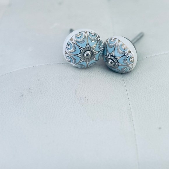 Anthropologie Ceramic Blue  & White Round Doorknobs Silver Accents - Picture 5 of 10
